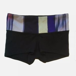 Lululemon Boogie Shorts Sz 2 Black Blue Purple Reversible Compression